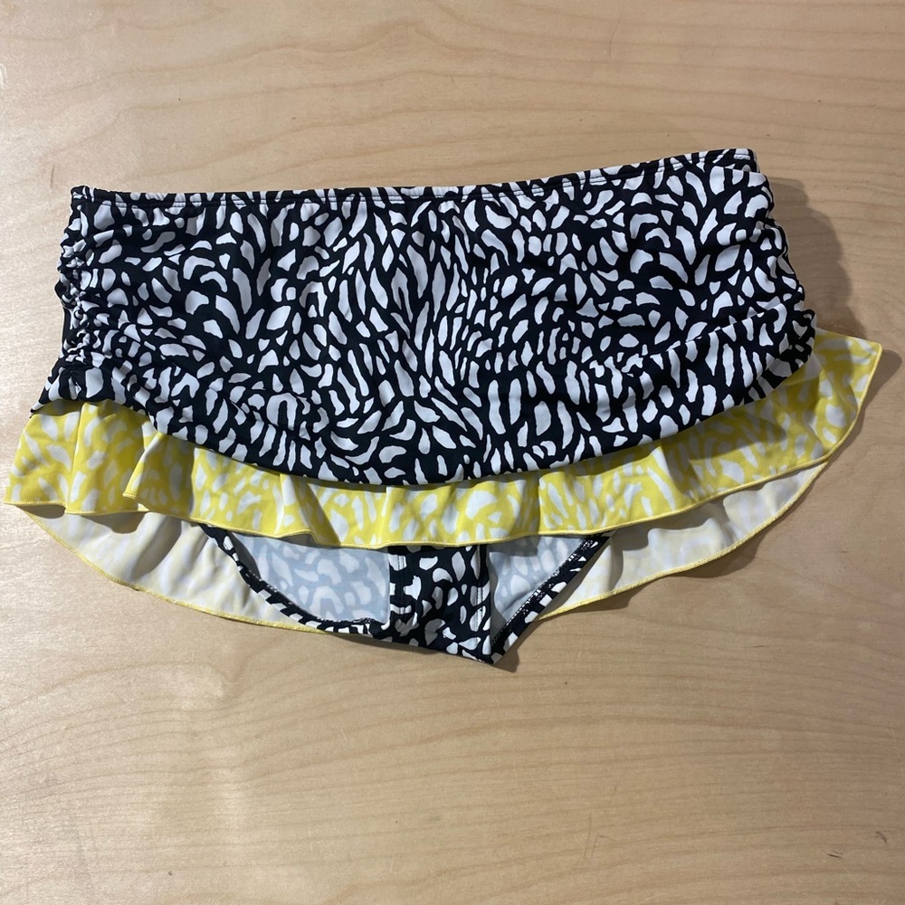 24th & Ocean Stylish Black and Yellow Women's Bikini Bottom Large (NA) - Picture 3 of 9